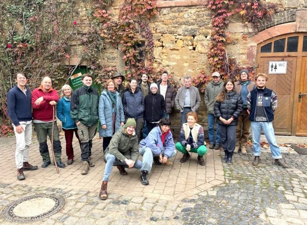 Hofgemeinschaft mit Teilnehmenden